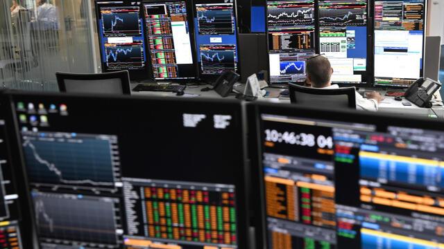 Borsa: Milano chiude positiva con l'Europa, vola Tim