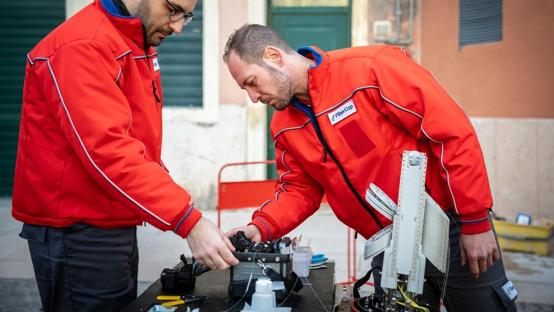 FiberCop, nel 2025 ricavi a 3,8 miliardi: “Fibra in altre 2 milioni di case”