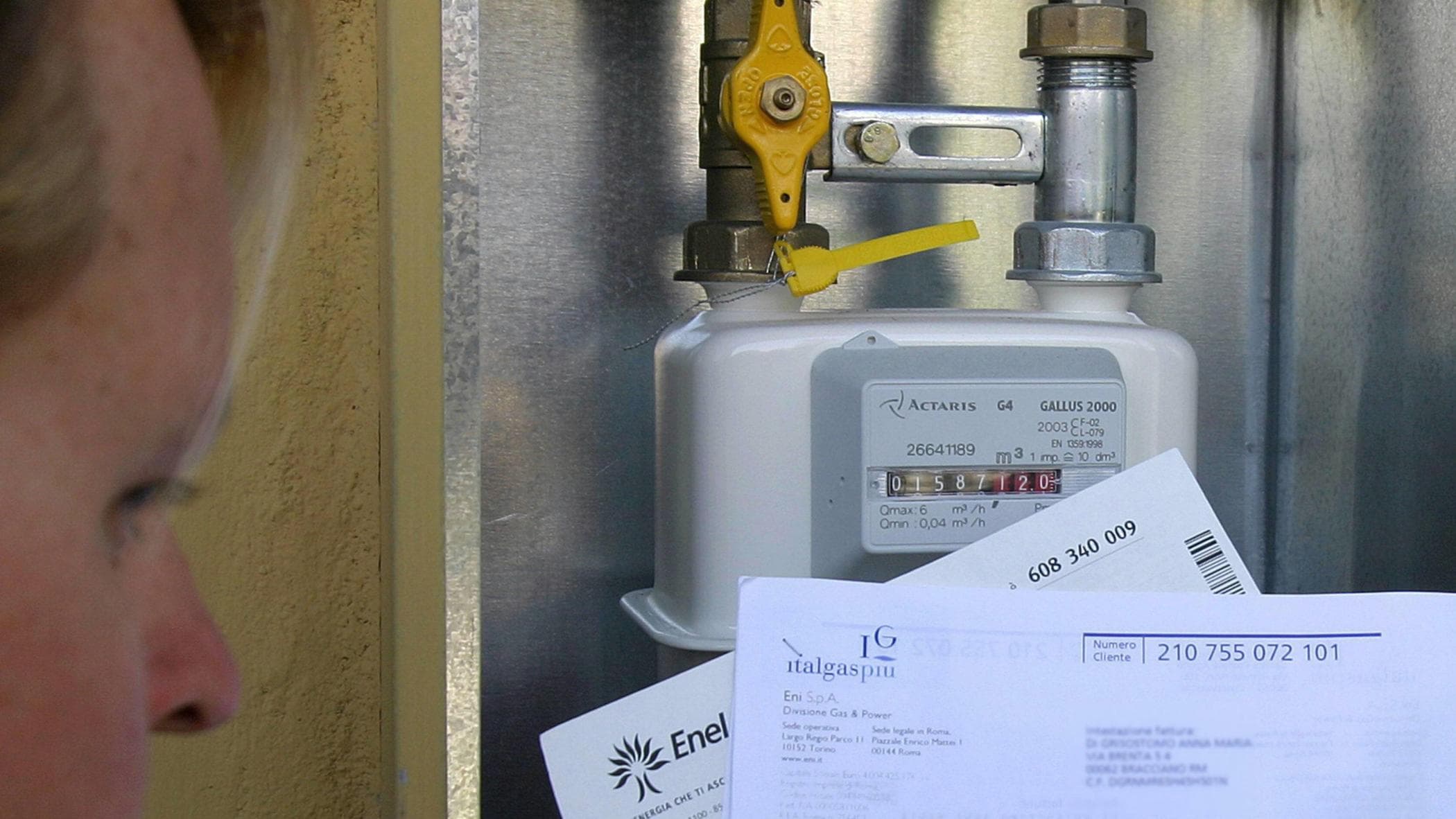 Guerra in Iran, prima stangata sul gas: Arera annuncia un rialzo del 19% per i vulnerabili